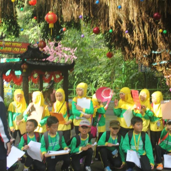 Fieldtrip Kelas 2 Ke Gembiraloka Februari 2016
