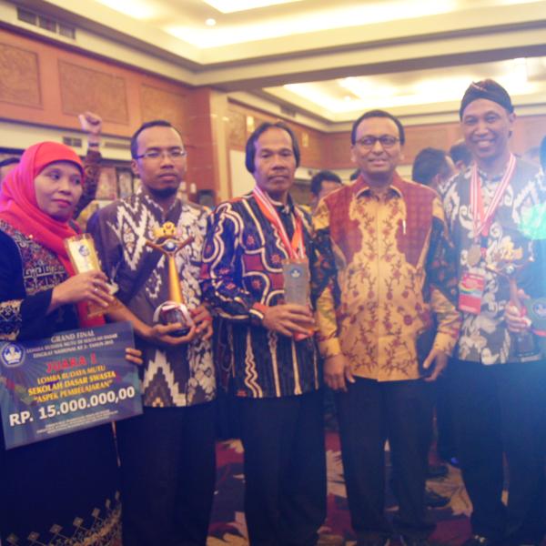 Final Lomba Sekolah Mutu di Padang 2015