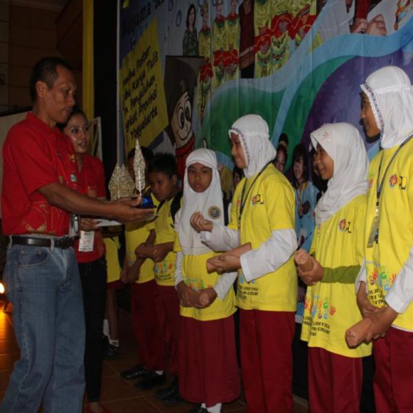 Juara 1 Lomba Duta Sanitasi dan Sekolah Sehat DIY