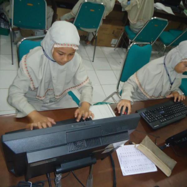 Komputer ICT EQEP laboratorium komputer sdmuhcc