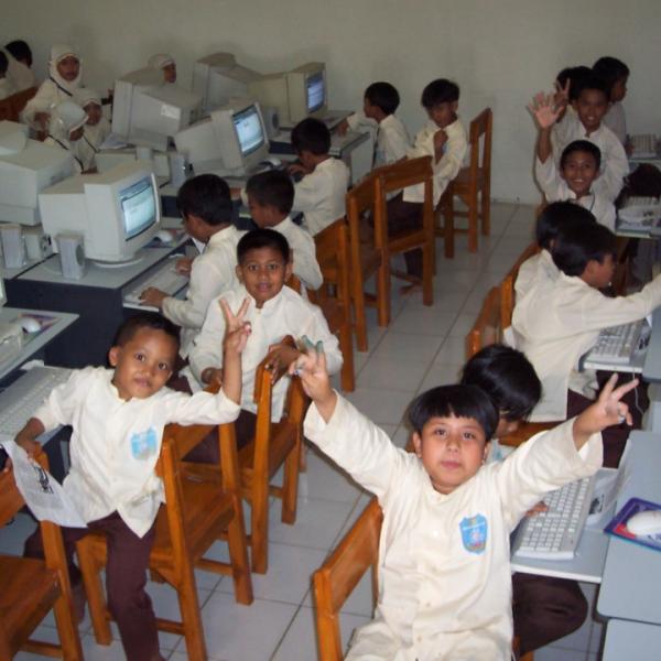 Lab-komputer-sdmuhcc-crt