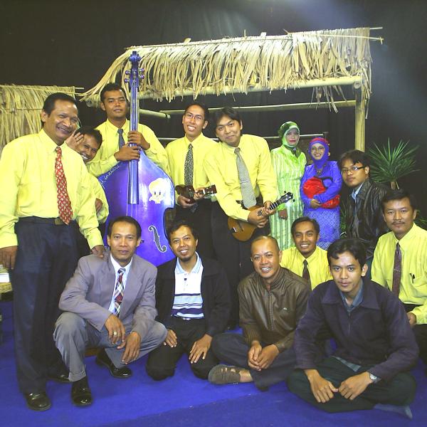 Muhcc Nada Grup Musik Guru