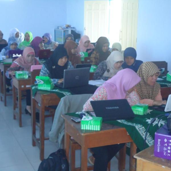 Pelatihan ICT Guru SDMuhCC e-Learning dan RPP Lesson Plan Database 2012