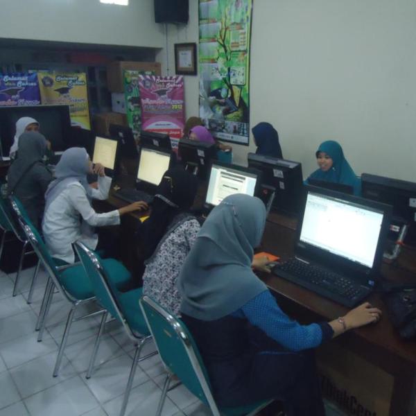 Pelatihan ICT Guru SDMuhCC e-Learning dan RPP Lesson Plan Database 2012