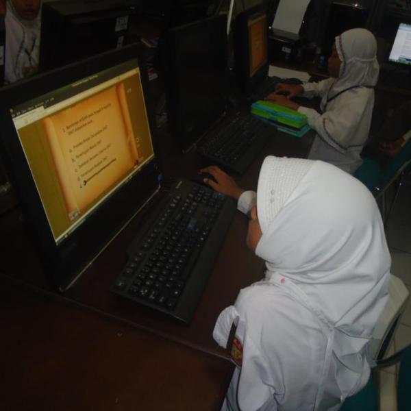 Pembelajaran IPS Asean dengan ICT Eqep - sdmuhcc-UNY