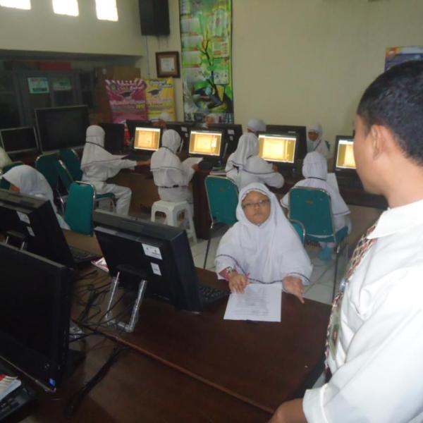 Pembelajaran IPS Asean dengan ICT Eqep - sdmuhcc-UNY
