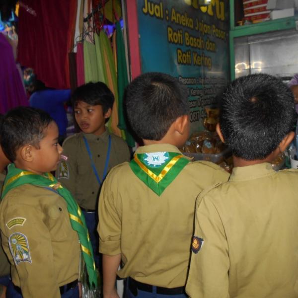 Pembelajaran di Pasar Condongcatur Kelas 3 2015