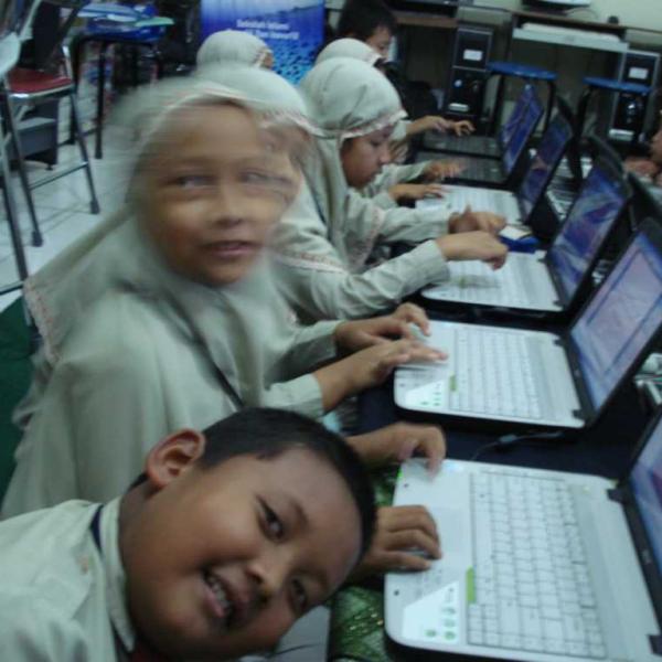one-student-one-laptop
