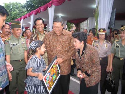 20090223033434@Presiden-SBY-_-Syania-(13)