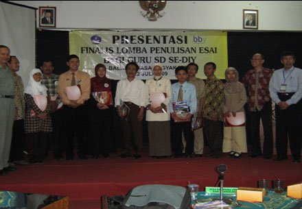 juara-lomba-penulisan-essay